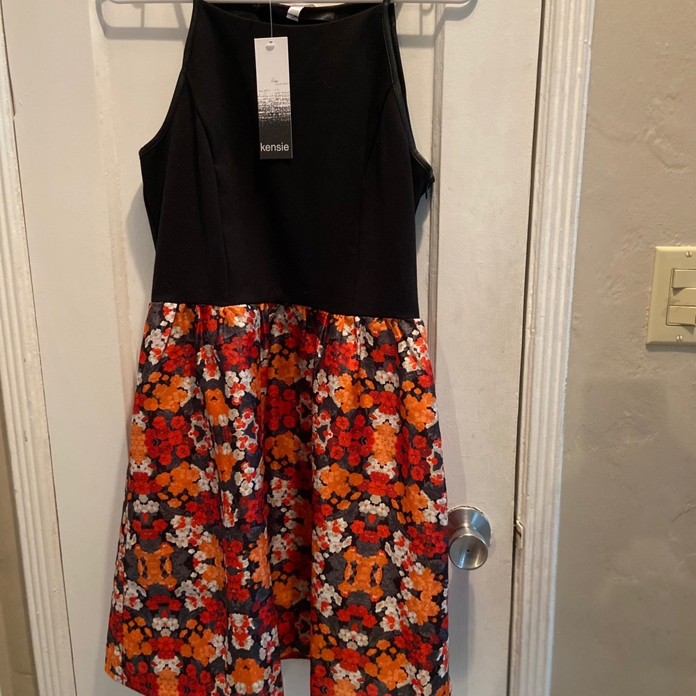 Dress - Picture 2 of 2